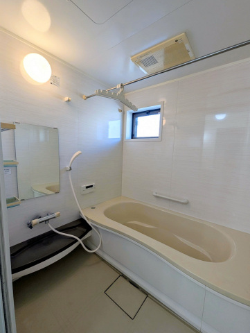 バス・シャワールーム　大きな一坪風呂