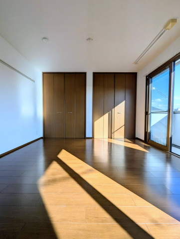 その他部屋・スペース　南向きで明るい洋室