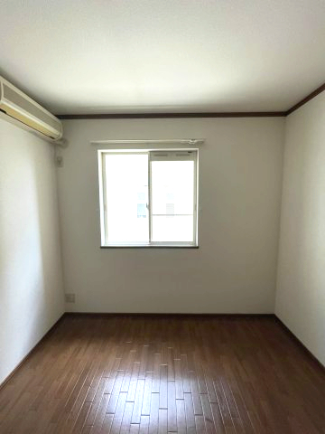 居室・リビング　イメージとして同建物他部屋を表示しています