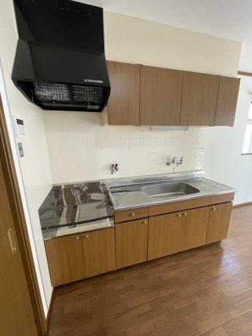 キッチン　イメージとして同建物他部屋を表示しています
