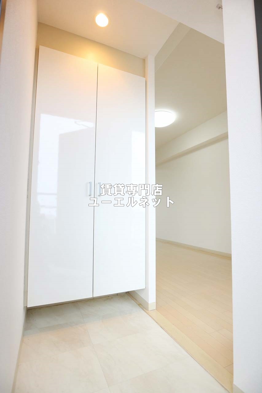 玄関　住まいの顔ともなる玄関