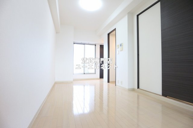 居室・リビング　ゆったりとくつろげる、落ち着きのある居室空間です