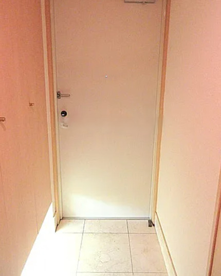 玄関　※別部屋参考写真