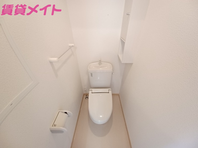 トイレ　同型反転タイプ画像
