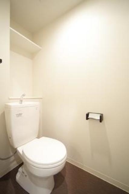 トイレ　※写真は同タイプ住戸です。