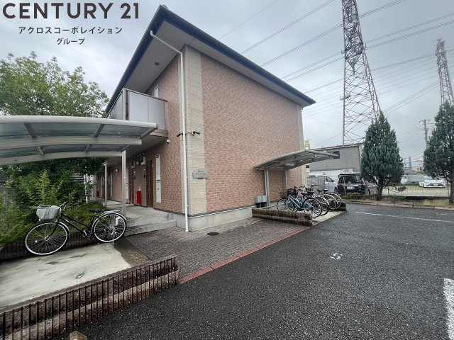 建物外観　防犯カメラ付きでセキュリティ面も安心です☆