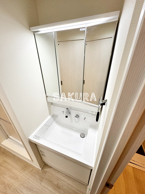 洗面設備　身支度に便利な洗面台！