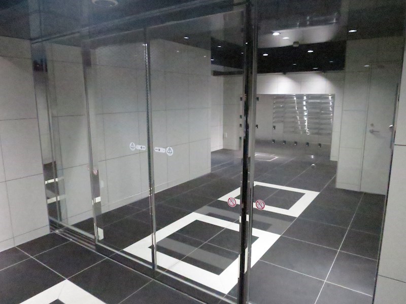 エントランス　弊社は都内全域の物件をご紹介可能です！