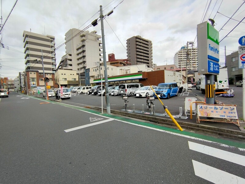 コンビニ　ファミリーマート板橋大谷口店（コンビニ）まで434m