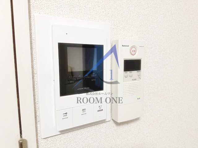 セキュリティ　モニター付きインターホンです。