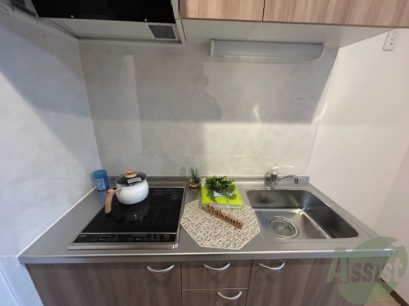 キッチン　２口ＩＨコンロが備え付きのシステムキッチンです。