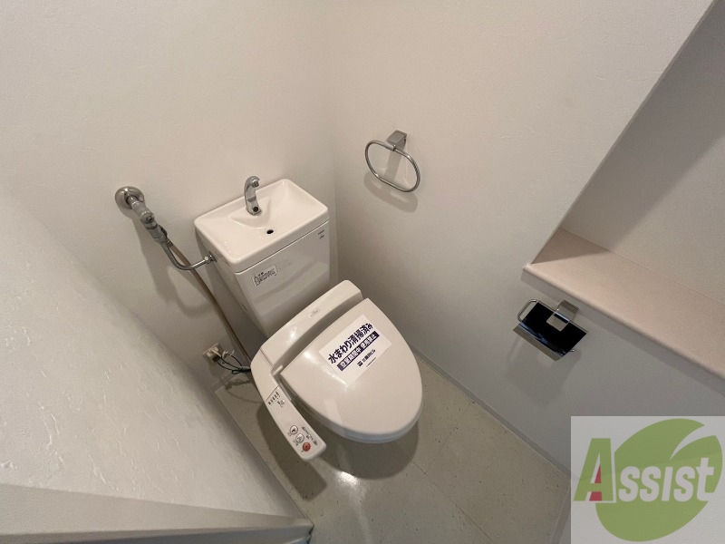 トイレ　こちらはトイレです。清潔感があり、安心して使用できます。