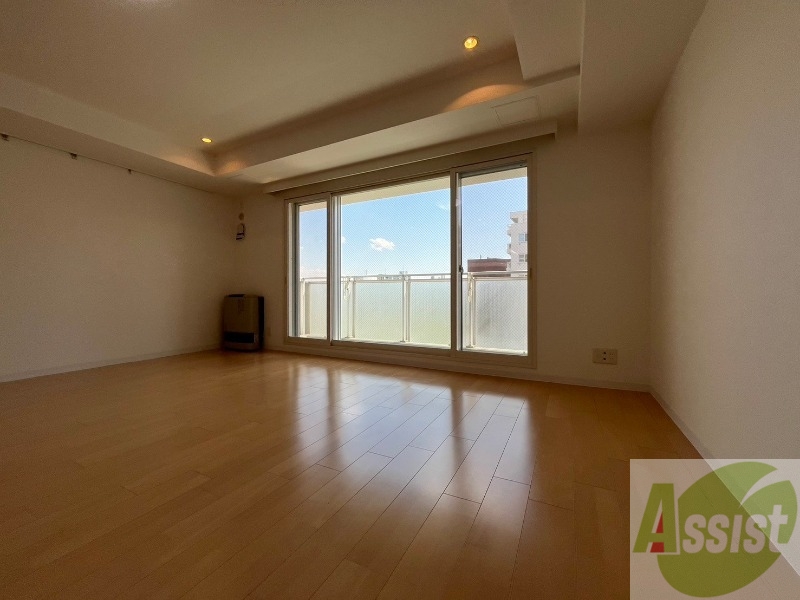 居室・リビング　広くてキレイなお部屋が広がっていて、充実した生活が送れそう。