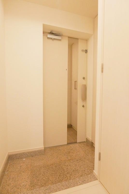 玄関　他部屋参考写真です。