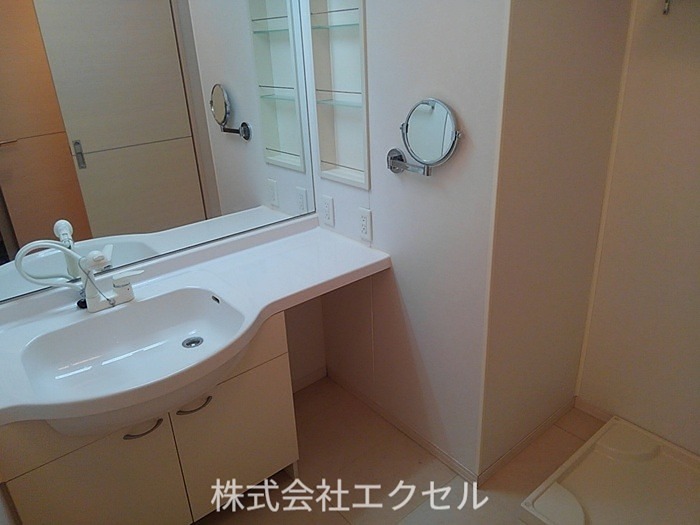 洗面設備　洗髪洗面化粧台です。
