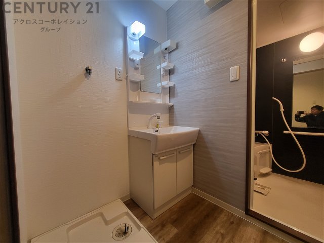 洗面設備　洗面所内に室内洗濯機置場がついてます！