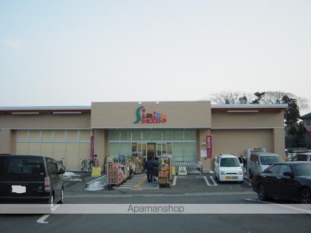 スーパー　シミズストア咲田店（スーパー）まで876m