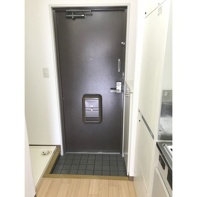 玄関　同タイプ・別部屋画像