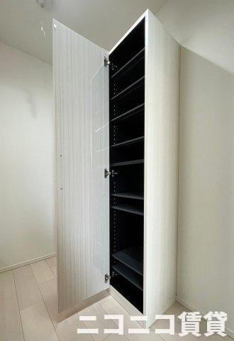 玄関　モデルルームの為、現状を優先致します。