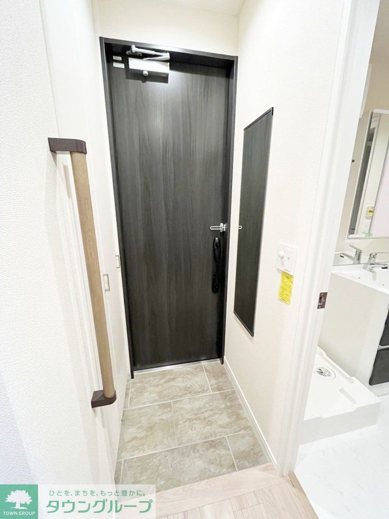 玄関　※同施工別部屋参考写真