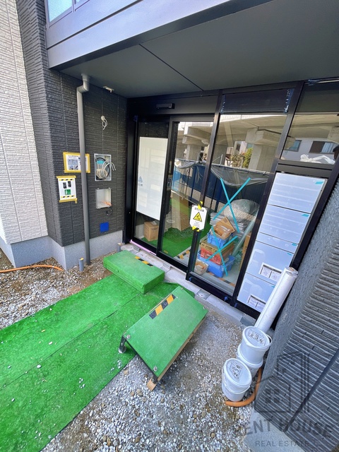 エントランス　外観（建設中）