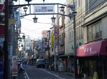 ショッピングセンター　目白通り二又商店会（ショッピングセンター）まで2032m