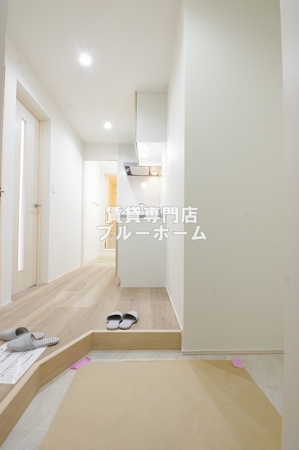 玄関　奥行きたっぷりの玄関！