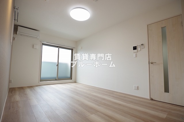 居室・リビング　広々とした洋室！