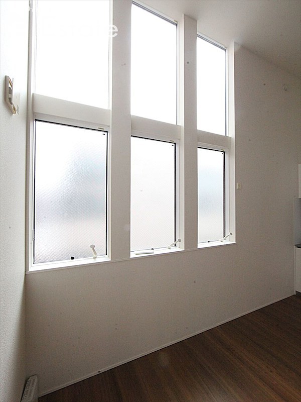 バルコニー　採光窓