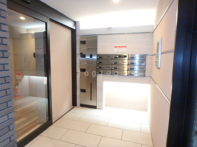 ロビー　宅配ボックス有