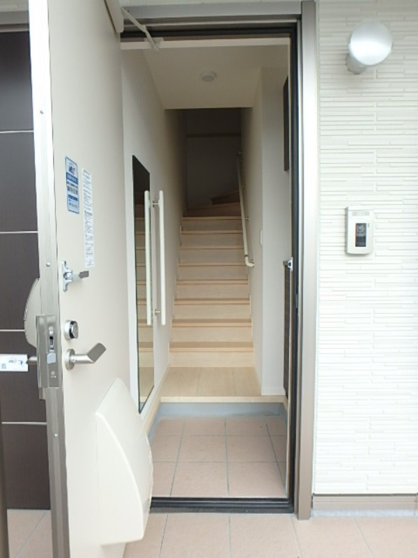 玄関　図面と現状に相違がある場合には現状を優先