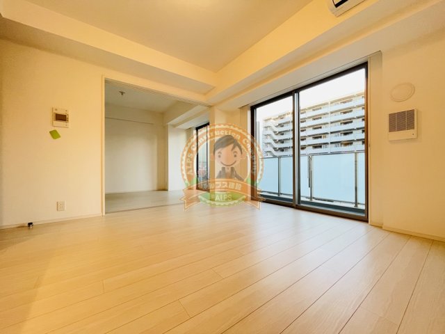 居室・リビング　解放的な洋室（同一仕様）