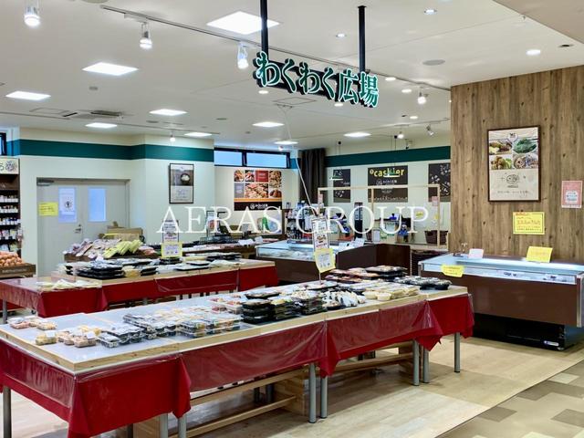 スーパー　わくわく広場 ペリエ稲毛店（スーパー）まで738m