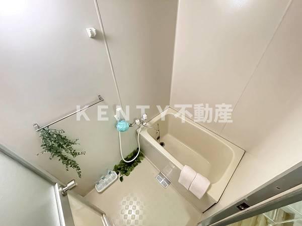 バス・シャワールーム　コンパクトで使いやすいお風呂です