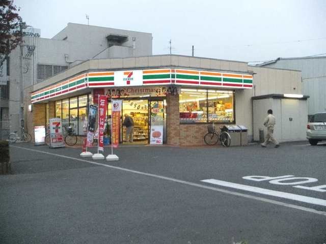 コンビニ　セブンイレブン葛飾奥戸3丁目店（コンビニ）まで582m