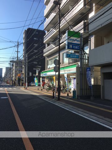 コンビニ　ファミリーマート（コンビニ）まで463m