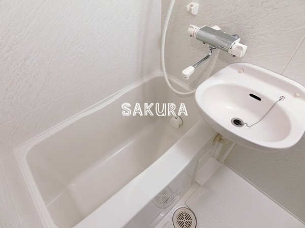バス・シャワールーム　日々の疲れを癒すお風呂です♪