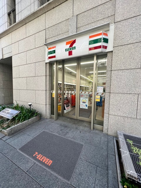 コンビニ　セブンイレブン大阪伏見町3丁目店（コンビニ）まで90m