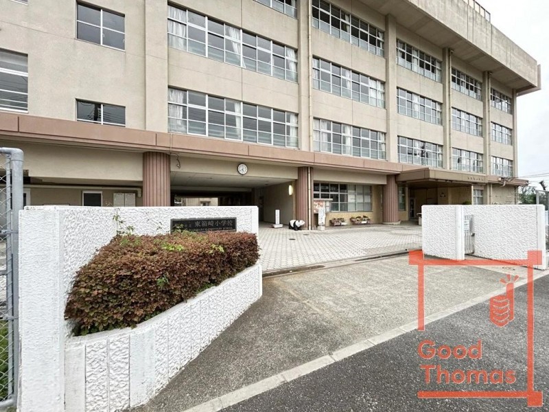 小学校　福岡市立東箱崎小学校（小学校）まで364m
