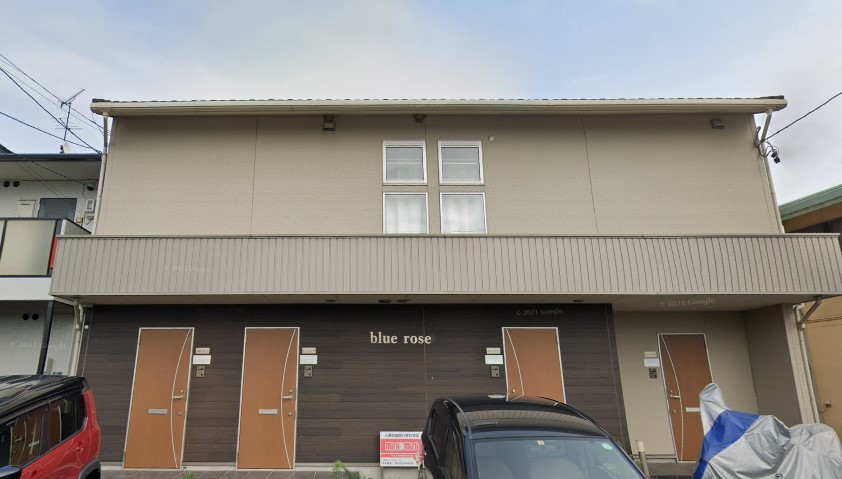建物外観　玄関前が駐車場です。