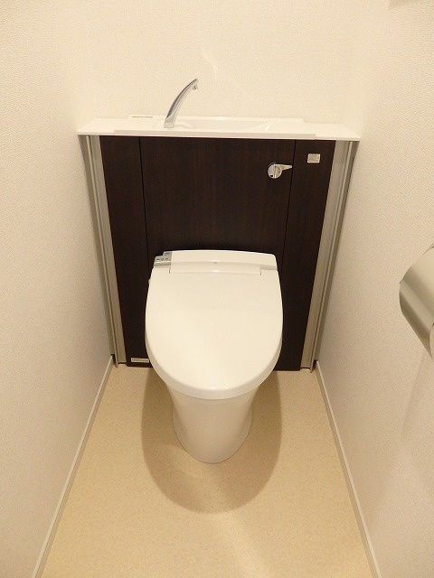 トイレ　同物件別号室です。