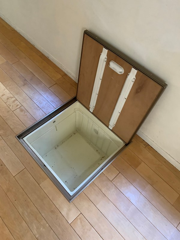 収納　便利な床下収納