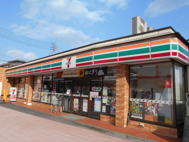 コンビニ　セブンイレブン調布飛田給駅北口店（コンビニ）まで400m