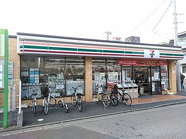 コンビニ　セブンイレブン 北松戸駅西口店（コンビニ）まで702m