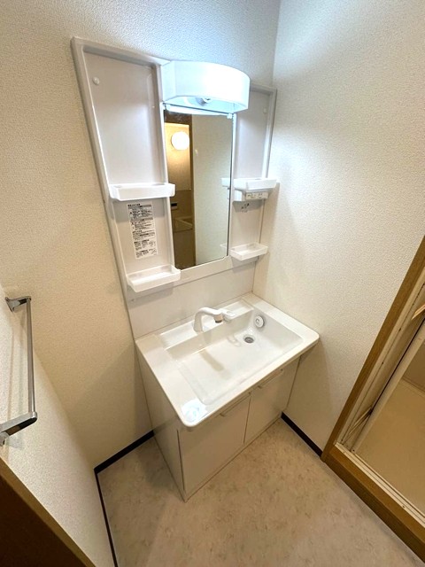 洗面設備　洗髪洗面化粧台で忙しい朝にも寝癖の付いた頭にも優しい☆お化粧