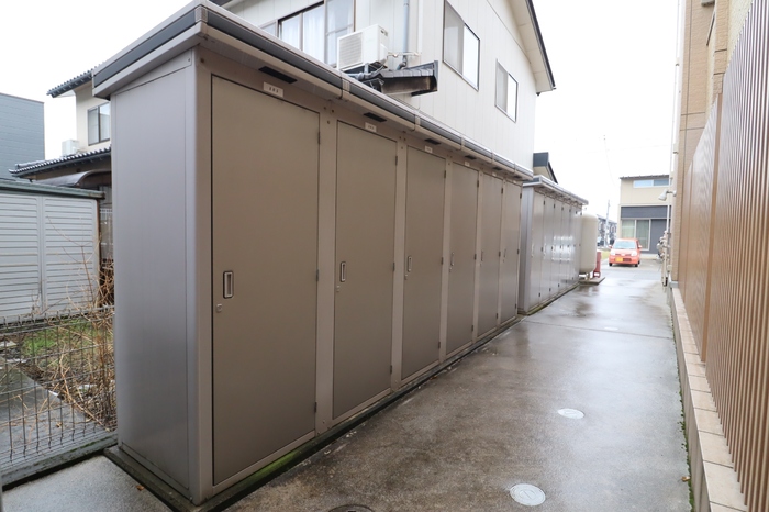 その他設備　タイヤなどしまえるトランクルームもございます♪