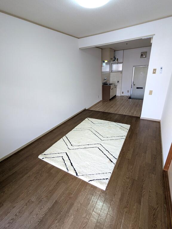 シティベール陣山B棟の居間写真