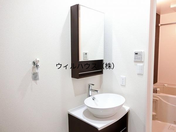 洗面設備　オシャレな洗面台！