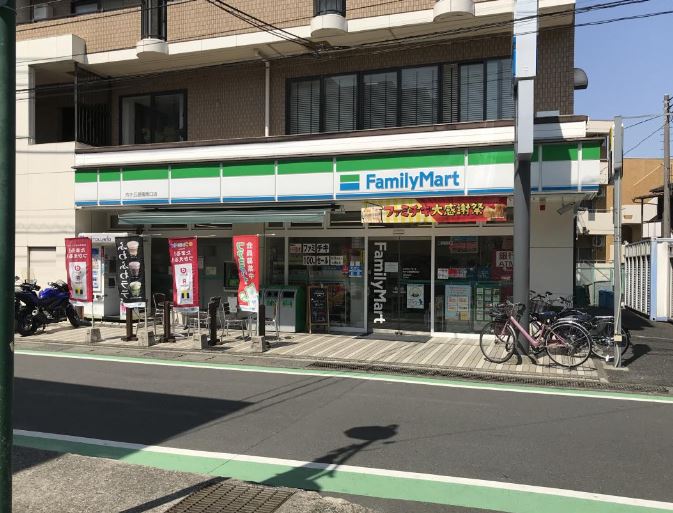 コンビニ　ファミリーマート 向ケ丘遊園南口店（コンビニ）まで544m