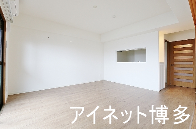 居室・リビング　明るいリビングですね